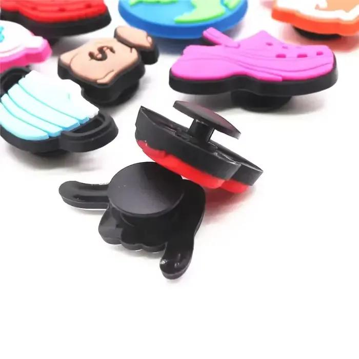 Nouveauté 1 pièces drôle PVC chaussures breloques Clown requin papier toilette sandales décorations 