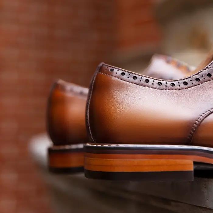 DESAI hommes chaussures hommes en cuir véritable robe d'affaires rétro Gentleman formel sculpté rich
