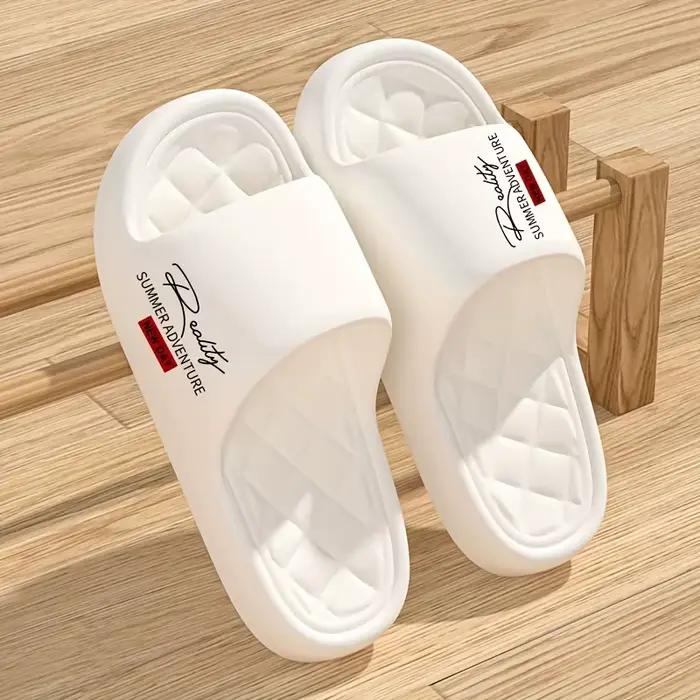 Chaussures d'été EVA au design innovant pour hommes, pantoufles de maison douces et légères, adaptée