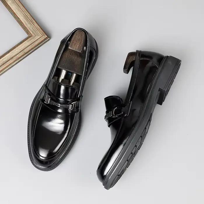 Cuir haut de gamme chaussures décontractées d'affaires homme cuir brillant un pied portant des mocas