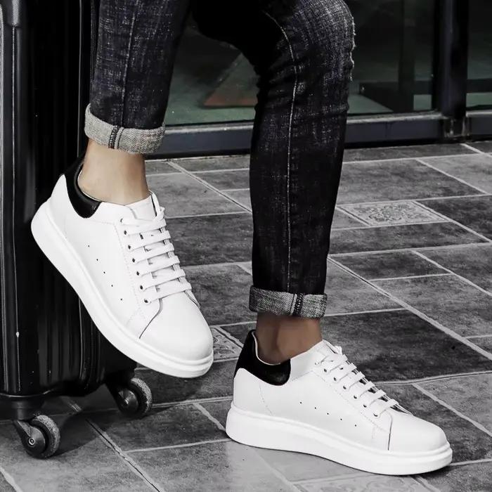 Chaussures rehaussantes blanches pour hommes, baskets de sport décontractées, chaussures de planche 