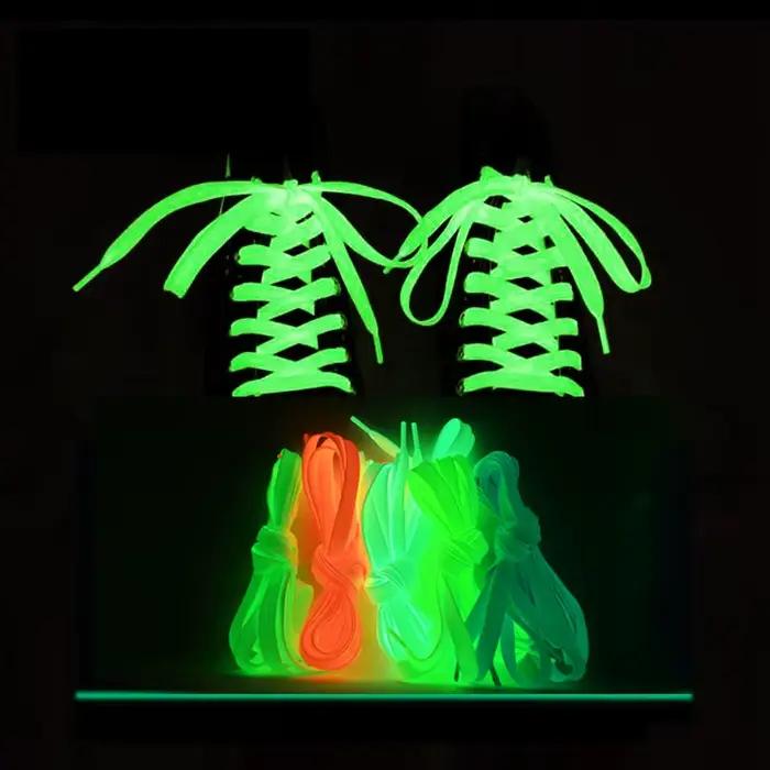 Lacets fluorescents lacets lumineux baskets plates lacets de chaussures en toile brillent dans la nu