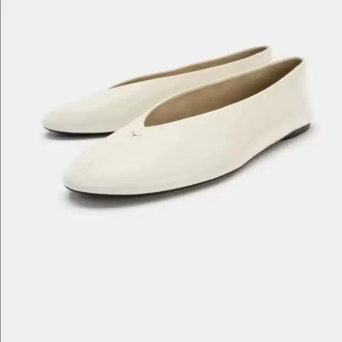 Nouvelles Chaussures Plates Confortables 2026 Légères à Bout Rond et Bouche Peu Profonde, Faciles à 