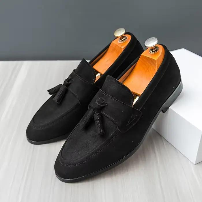 Mocassins à pompons pour hommes, chaussures confortables en daim, mocassins de mariage à talons bas,