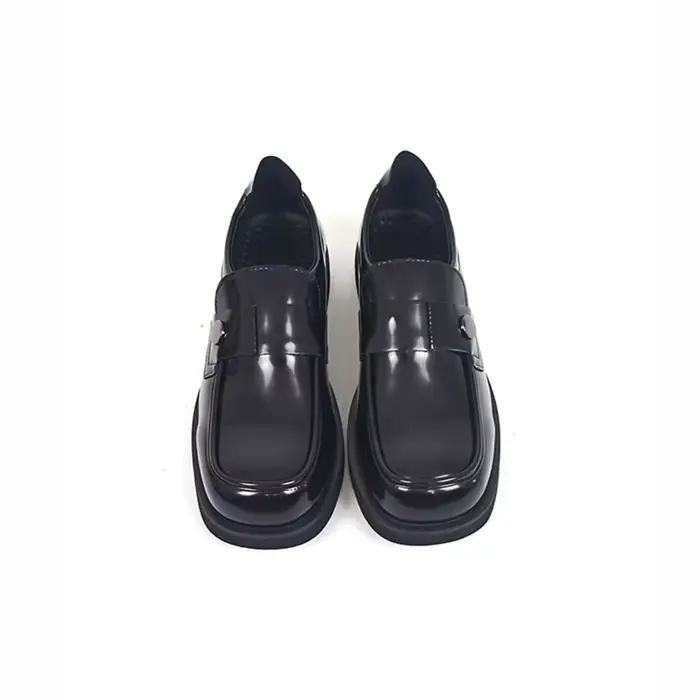 Nouvelles chaussures mocassins pour hommes en cuir verni, style britannique, chaussures simples à se