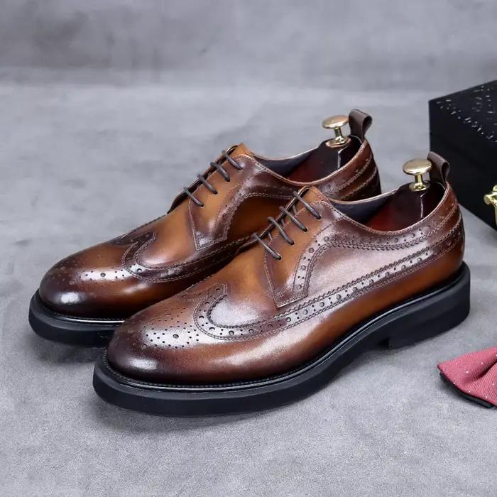 Chaussures en cuir faites à la main pour hommes, chaussures provoqué d'affaires sculptées, Brogue, n
