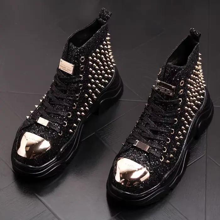 Bottes à rivets de luxe chaussures pour hommes baskets de créateur me n punk hauts or rouge fond lum