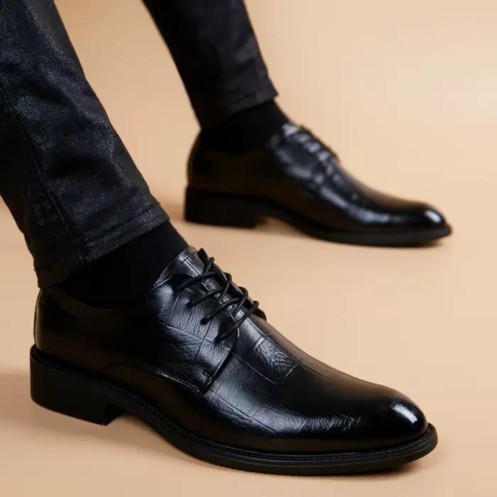 Nouveau noir hommes costume chaussures fête hommes chaussures habillées en cuir italien Zapatos Homb