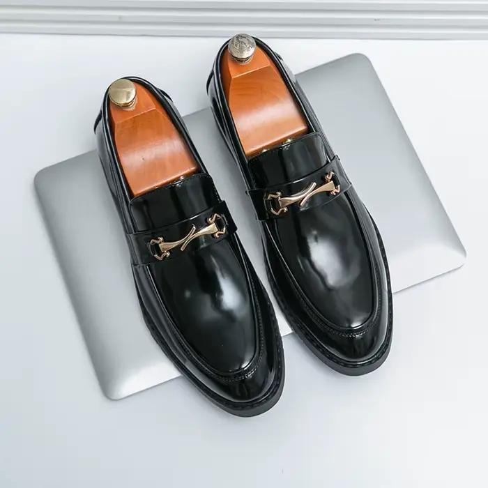 Nouveau luxe sans lacet chaussures habillées hommes en cuir véritable mocassins italiens pour hommes