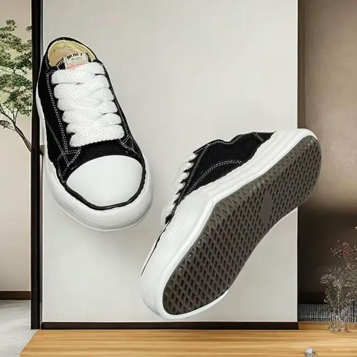 Sneakers pour hommes tendance 2026, style sportif, parfaites avec des jeans