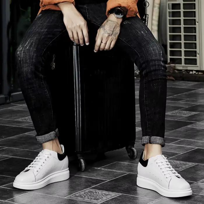 Chaussures rehaussantes blanches pour hommes, baskets de sport décontractées, chaussures de planche 
