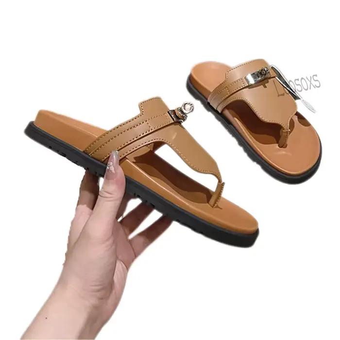 Tongs pour couples, Nouvelles sandales plates polyvalentes été 2026 pour hommes et femmes, en cuir v