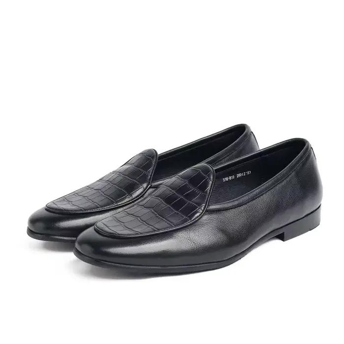Chaussures pour hommes à pied serti de style européen, en cuir véritable. Cuir confortable et souple