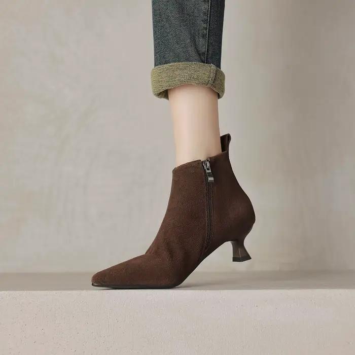 Grande taille 34-43 vache daim bout pointu fermeture éclair talons moyens rétro bottes modernes chau