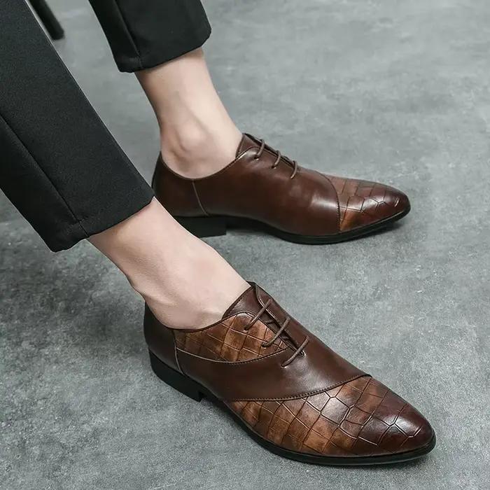 Chaussures en cuir de luxe pour hommes, chaussures Derby de marque à bout pointu à lacets, chaussures formelles faites à la main, 2024