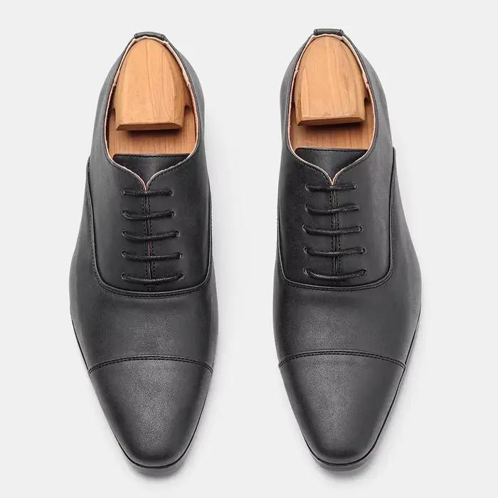 Chaussures en cuir pointues pour hommes