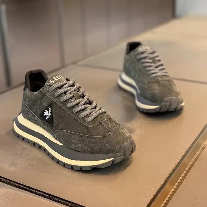Chaussures de sport décontractées pour hommes style simple élégant antidérapantes résistantes à lusure hautes qualités pour course occasions spéciales