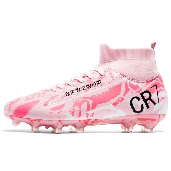 Chaussures de football minimalistes et épurées