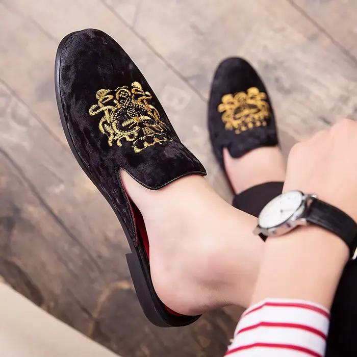 Chaussures homme mules en velours verni pour mariage et occasions spéciales舒适优雅的男士婚鞋绒面漆皮穆勒鞋适合特殊场合