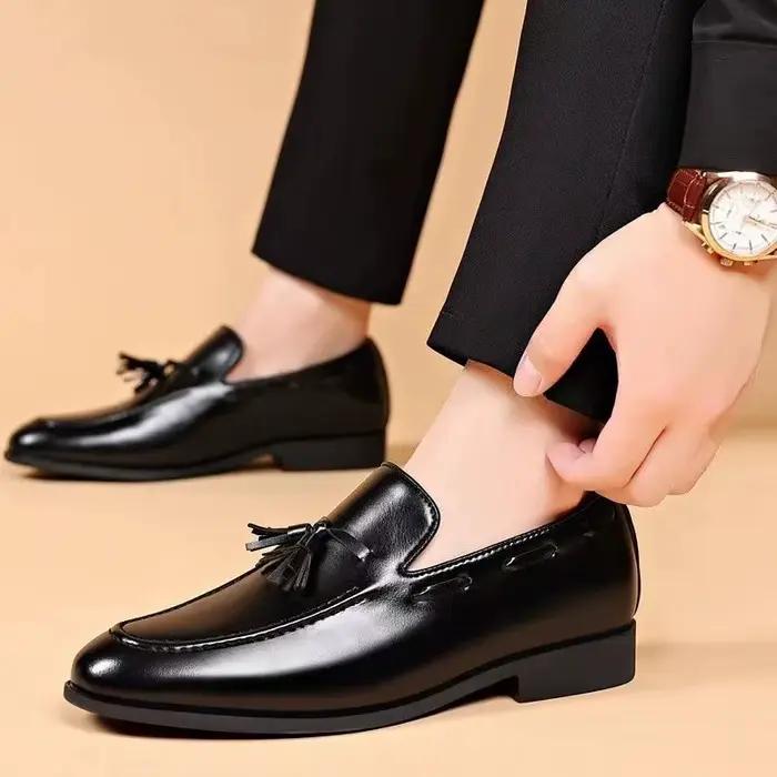 Chaussures en cuir noir pour hommes
