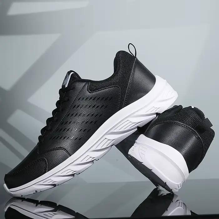 Chaussures de course noires en cuir imperméables