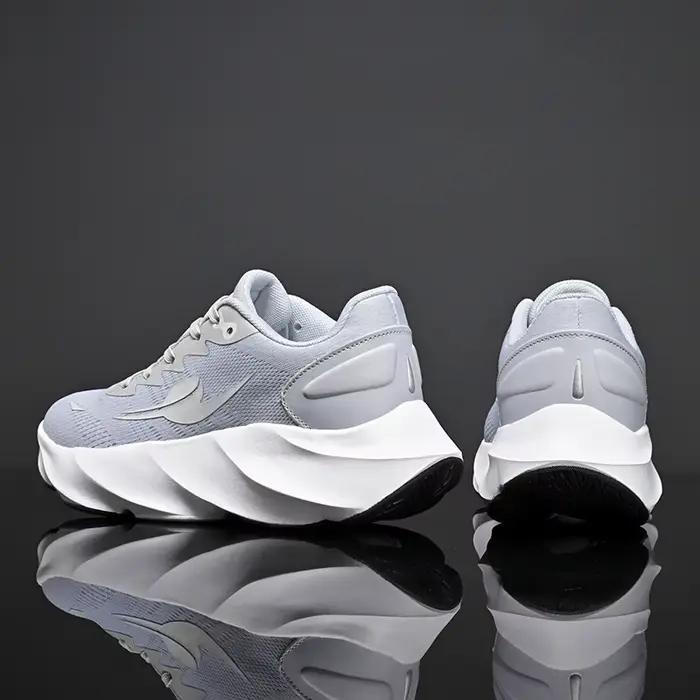 Chaussures de course avec plaque en carbone