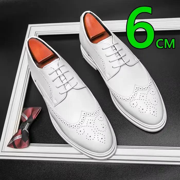 Chaussures richelieu en cuir verni blanc pour hommes