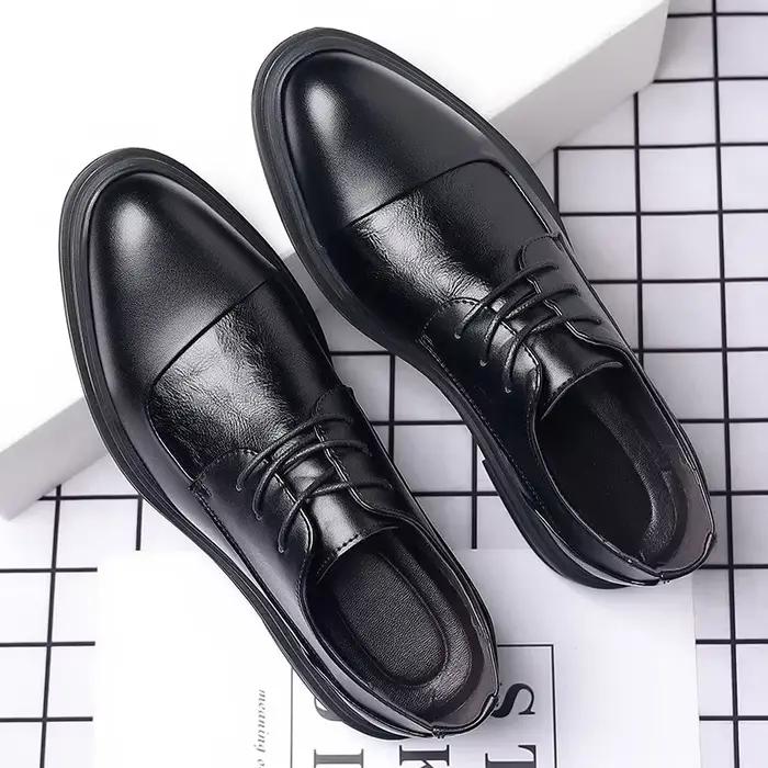 Chaussures en cuir noir pour hommes