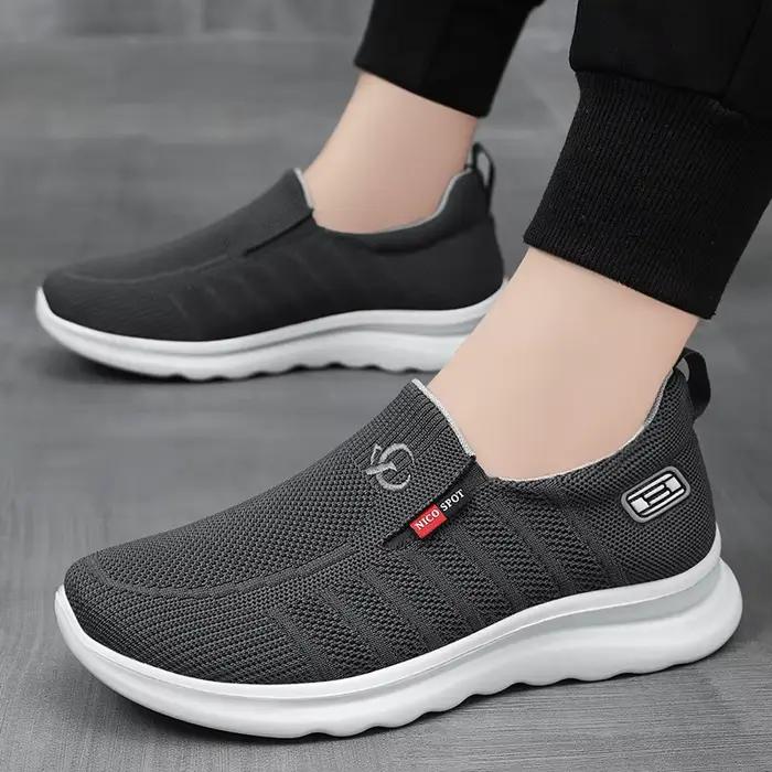Chaussures de marche noires 2026