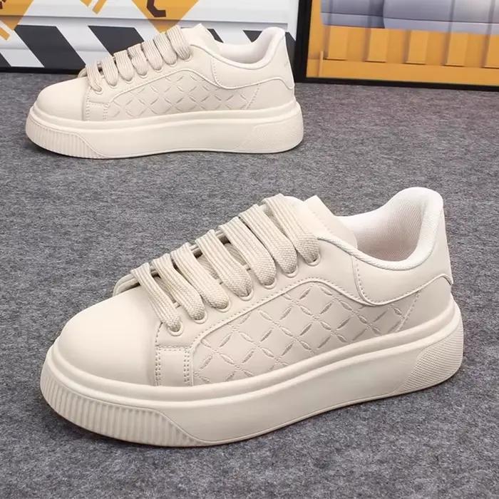 2025 chaussures pour hommes chaussures blanches à l'intérieur des chaussures de planche de Couple élévatrices avec chaussures de sport décontractées en cuir à semelles épaisses chaussures d'étudiant