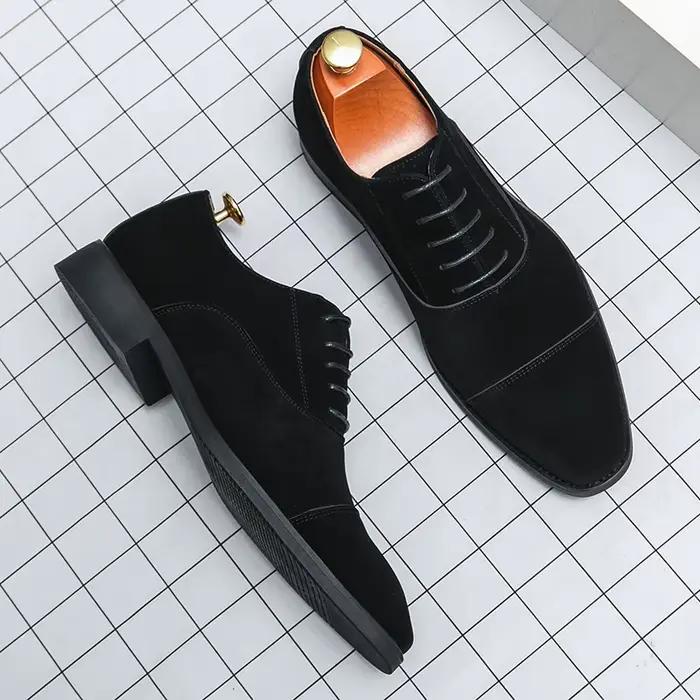 Chaussures en daim de marque italienne pour hommes, chaussures de bureau pour hommes, chaussures d'affaires formelles pour banquet, chaussures décontractées à la mode, grande taille, 38-48