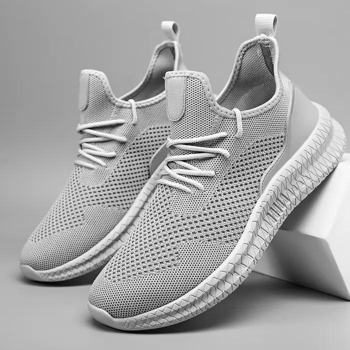 Chaussures de plein air légères et confortables pour homme baskets d'entraînement tennis respirantes et décontractées haute qualité pointure ajustée pour homme été 2024