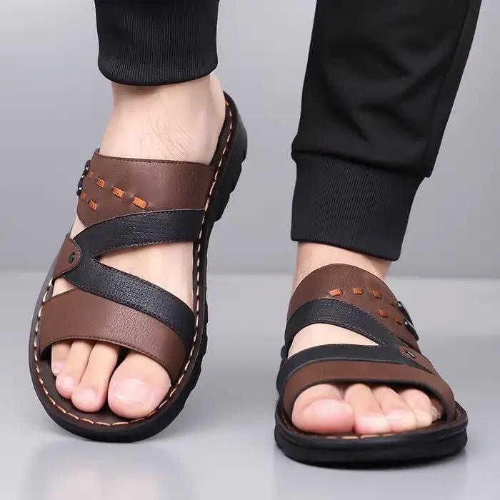 Sandales décontractées en cuir pour hommes, nouvelle collection été 2025, à enfiler, semelle souple, sabots polyvalents, respirantes, antidérapantes et durables