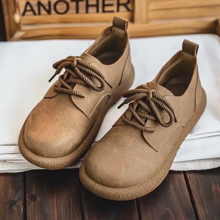 Chaussures pour hommes 2025 automne nouveau rétro à lacets chaussures en cuir Style britannique coupe basse semelle souple respirant chaussures en cuir décontractées