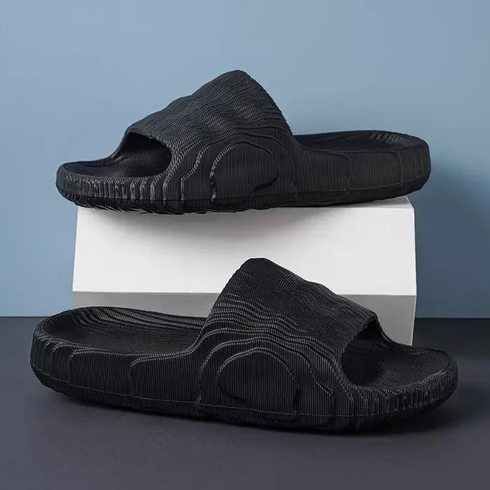 Sandales homme 2026 – Claquettes de plage solides