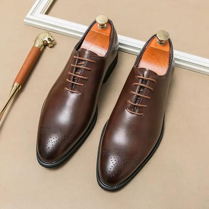 Chaussures à fond plat pointu pour hommes