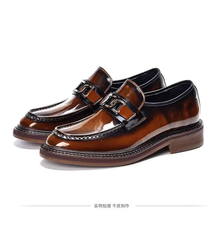 Chaussures en cuir brillant pour hommes, nouvelles chaussures lazier décontractées d'affaires britanniques à semelle épaisse améliorant la hauteur
