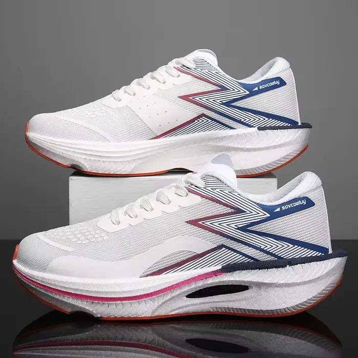 Chaussures de course avec plaque en carbone
