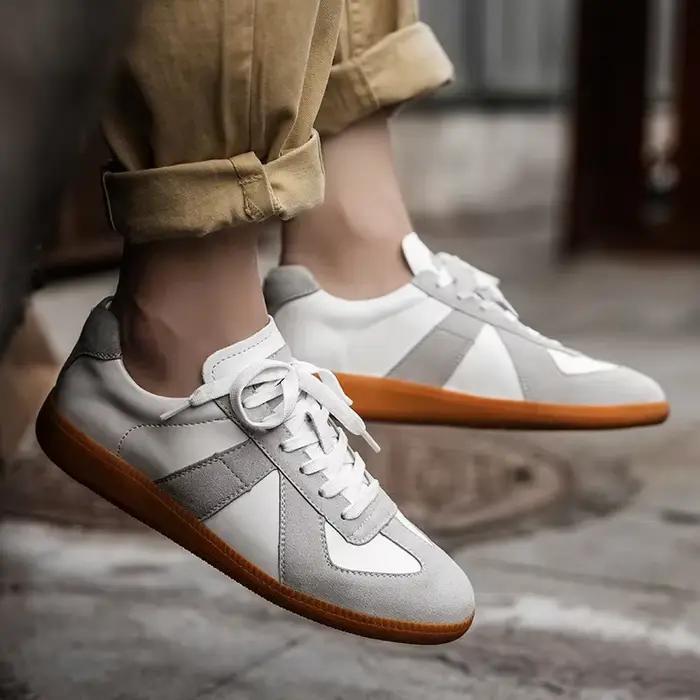 Chaussures de sport respirantes et décontractées pour hommes, tendance rétro, semelle en plastique, confortable, ajustement parfait, idéal pour l'été et les activités quotidiennes