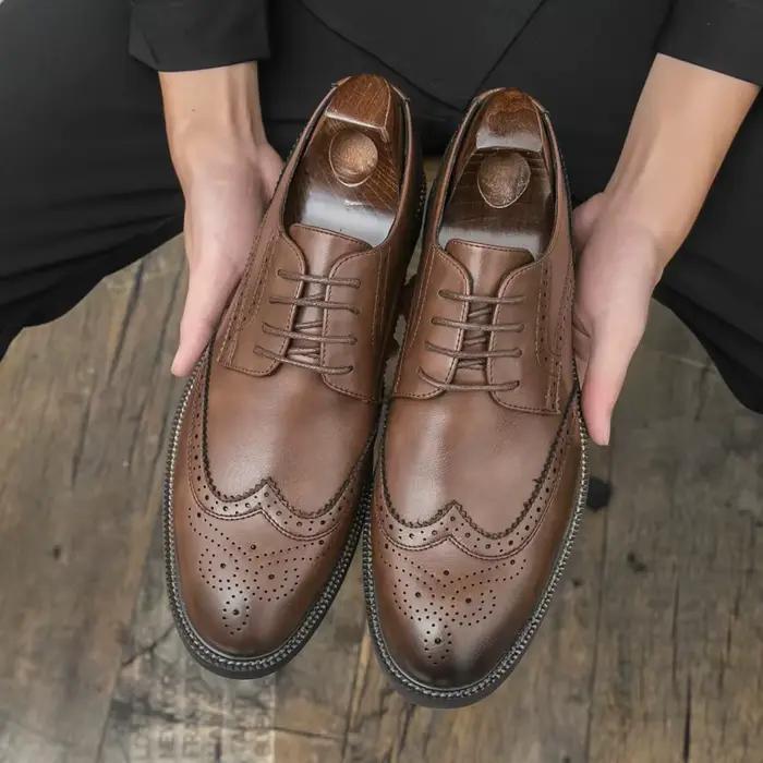 Chaussures Oxford à bout aile en cuir gris faites à la main pour hommes