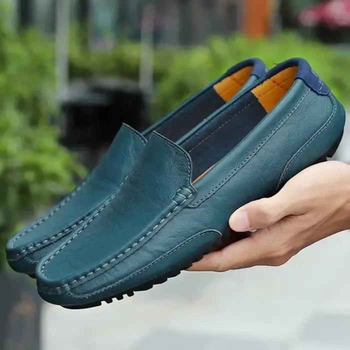 Nouvelles Mocassins en Cuir Respirants pour Hommes Chaussures Décontractées et Habillées Italiennes à Enfiler pour la Conduite Occasions Spéciales Pointures Disponibles Bleu Jaune Noir