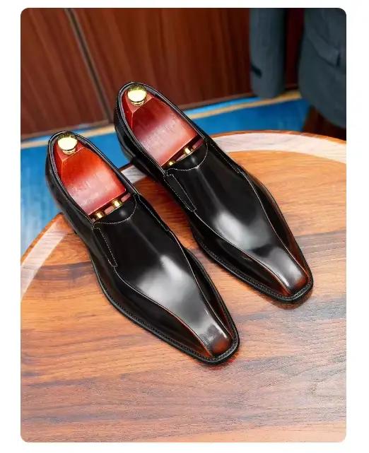 Mocassins pour hommes Surface en cuir brillant peint à enfiler à la main bout pointu haut de gamme qualité grande taille chaussures de mariage