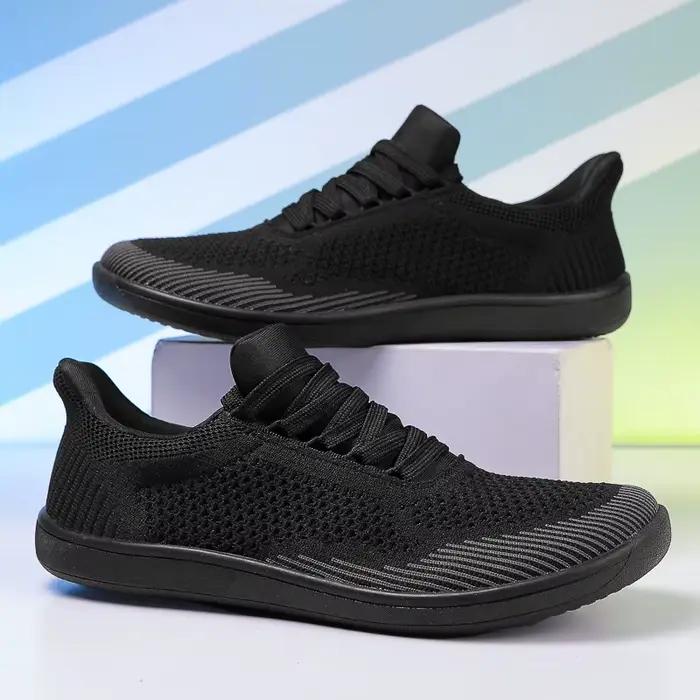 Chaussures pour hommes à bout large