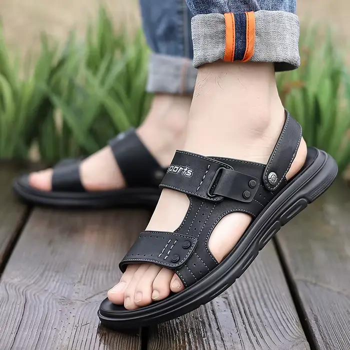 Sandales pour hommes à sangle réglable avec design perforé respirant et semelle confortable pour un usage décontracté en été