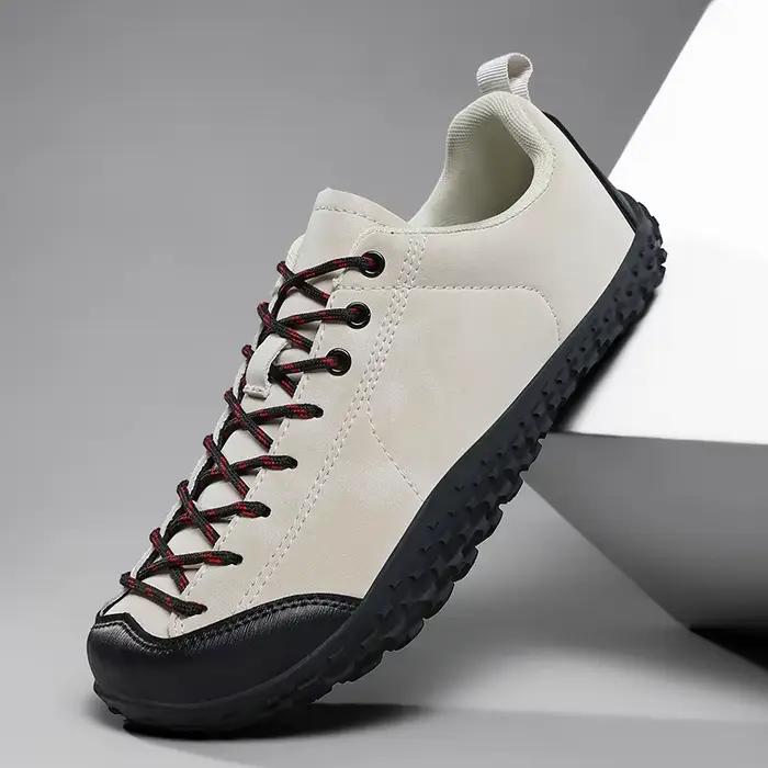 Chaussures de randonnée en plein air à enfiler pour hommes et femmes
