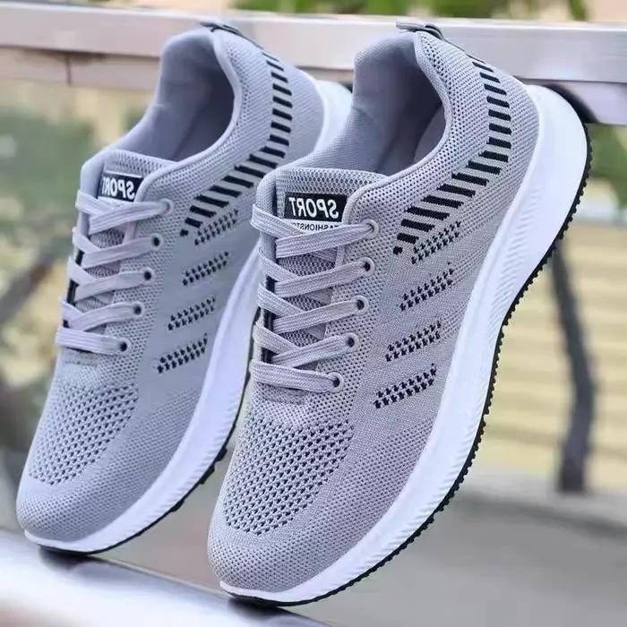 Chaussures de course décontractées pour hommes, chaussures de sport plates, design antidérapant, gris, noir, à la mode, à bas prix, extérieur, 2025