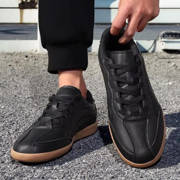 Chaussures ELUVA en cuir PU pour hommes plates respirantes confortables antidérapantes pour skateboard et tenues décontractées