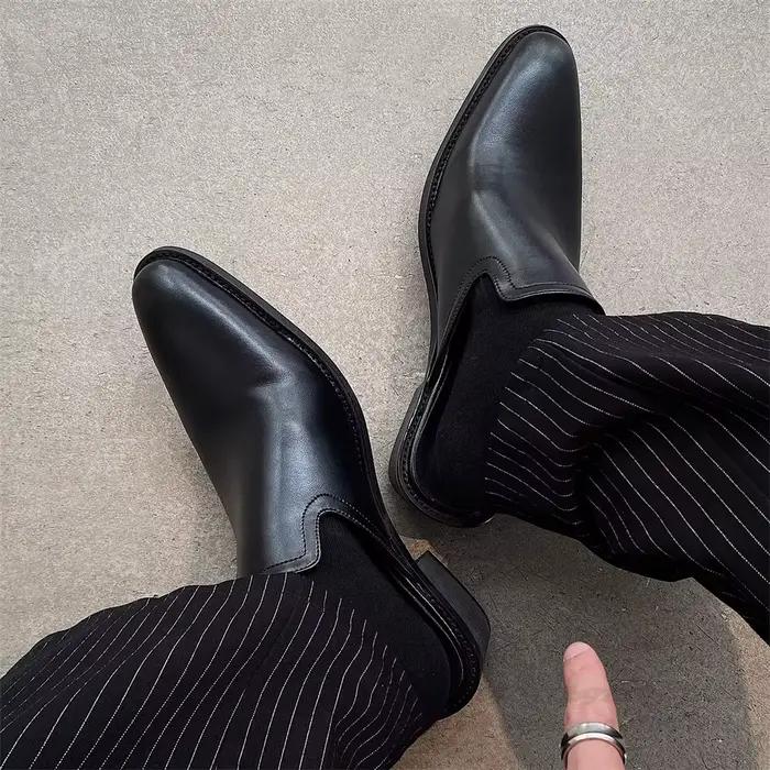 Nouvelles mules d'été pour hommes style Baotou à bout pointu semelle épaisse en cuir pour homme printemps automne occassions spéciales et activités quotidiennes