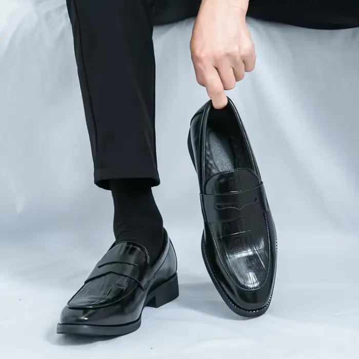 Mocassins en cuir homme bout pointu pour hommes style britannique mocassins universels pour toutes les saisons occassions quotidiennes