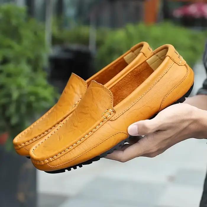 Nouvelles Mocassins en Cuir Respirants pour Hommes Chaussures Décontractées et Habillées Italiennes à Enfiler pour la Conduite Occasions Spéciales Pointures Disponibles Bleu Jaune Noir
